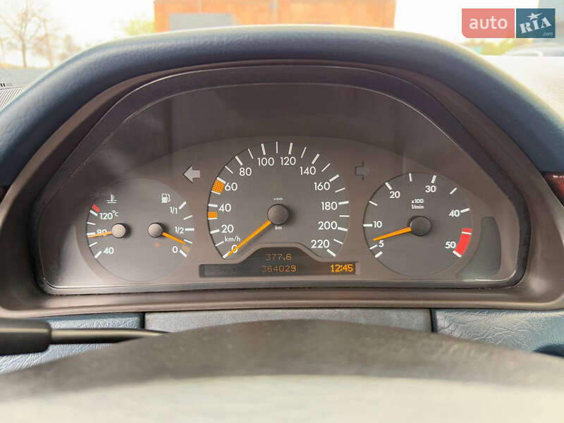 Седан Mercedes-Benz E-Class 1999 в Кривом Роге