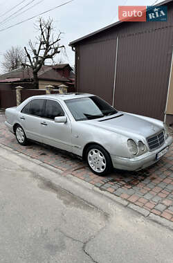 Седан Mercedes-Benz E-Class 1997 в 