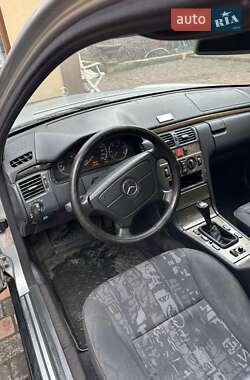 Седан Mercedes-Benz E-Class 1997 в 