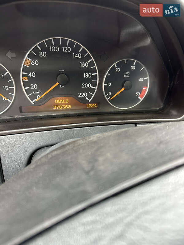 Седан Mercedes-Benz E-Class 1997 в Хмельницком