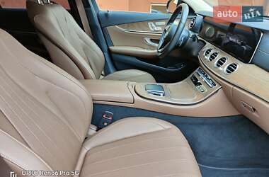 Седан Mercedes-Benz E-Class 2022 в 