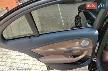 Седан Mercedes-Benz E-Class 2022 в 