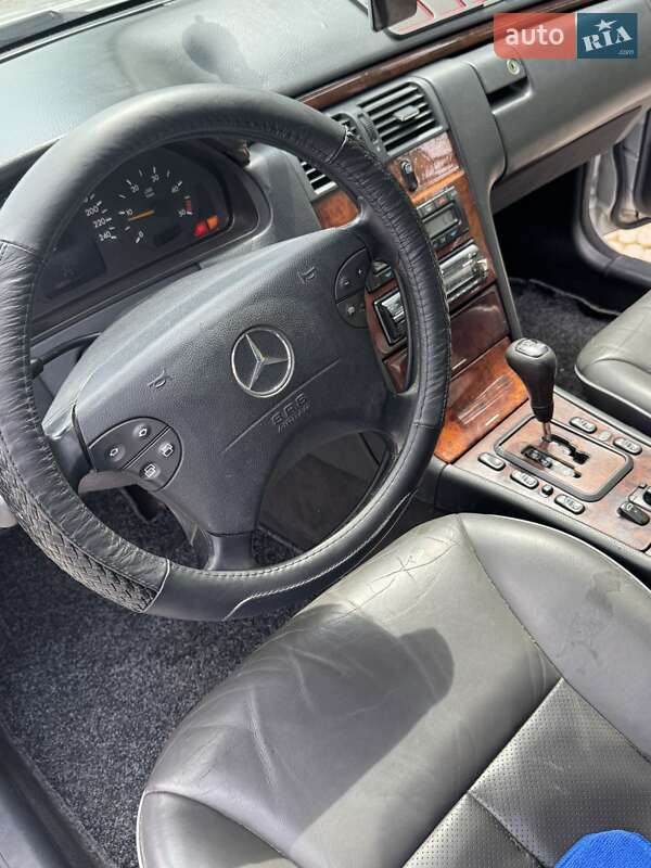 Седан Mercedes-Benz E-Class 2000 в Хоросткові