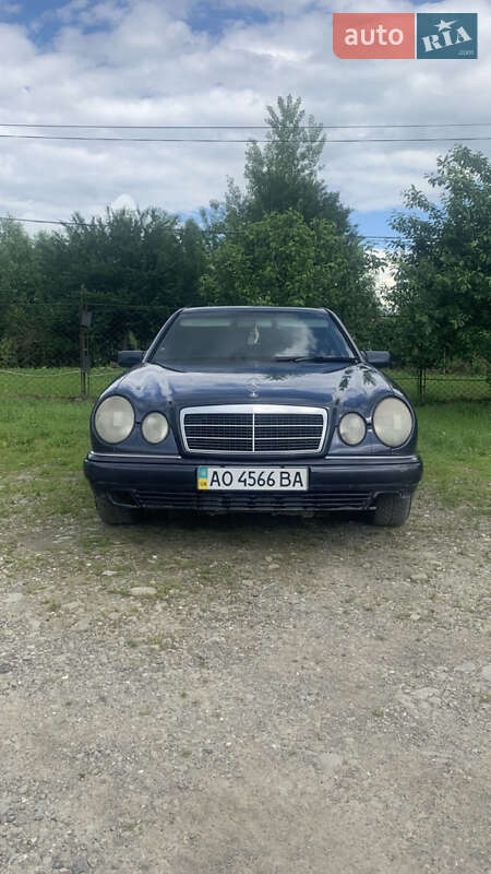 Mercedes-Benz E-Class 1998