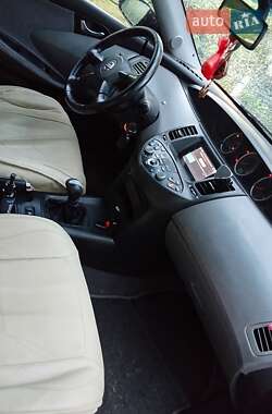 Седан Mercedes-Benz E-Class 1989 в 