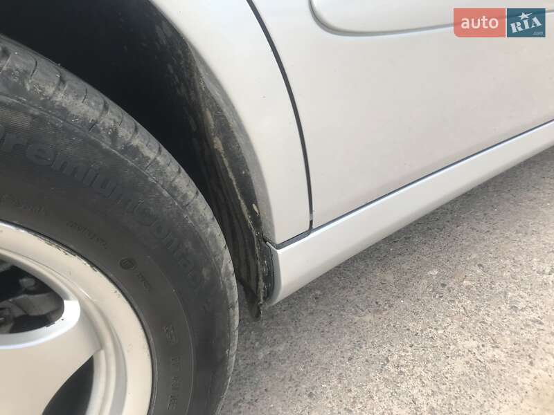 Седан Mercedes-Benz E-Class 2004 в Рівному