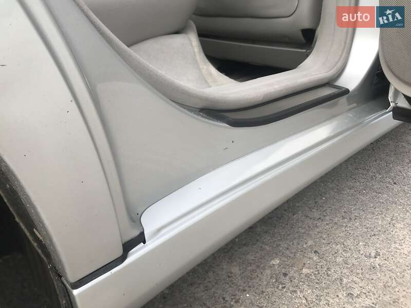 Седан Mercedes-Benz E-Class 2004 в Рівному