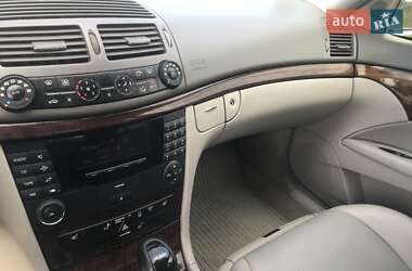 Седан Mercedes-Benz E-Class 2004 в 