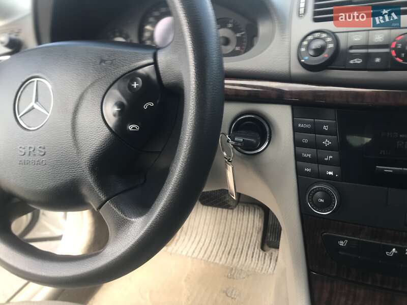 Седан Mercedes-Benz E-Class 2004 в Рівному