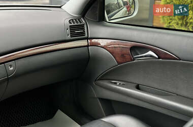 Седан Mercedes-Benz E-Class 2002 в 