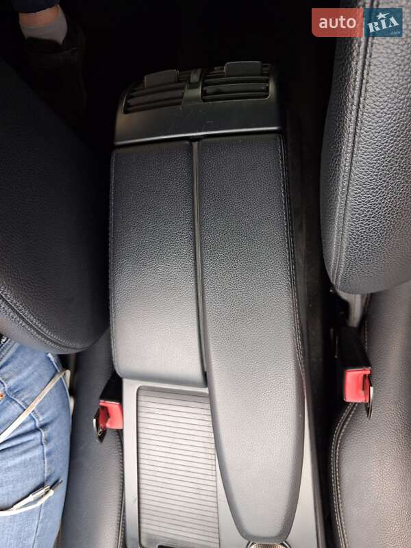 Седан Mercedes-Benz E-Class 2011 в Києві