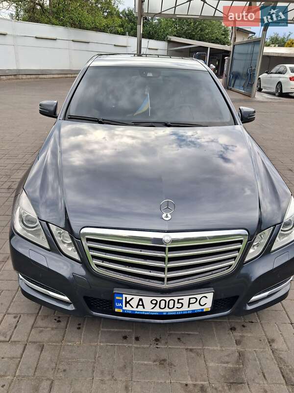 Mercedes-Benz E-Class 2011