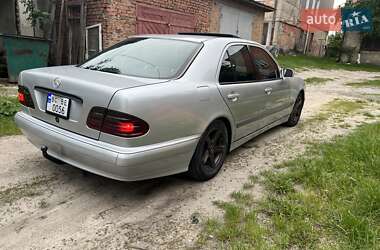 Седан Mercedes-Benz E-Class 2000 в 