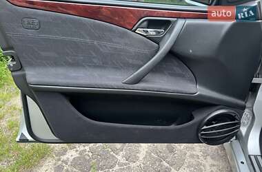 Седан Mercedes-Benz E-Class 2000 в 
