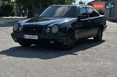 Седан Mercedes-Benz E-Class 1996 в 