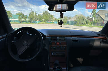 Седан Mercedes-Benz E-Class 1996 в 