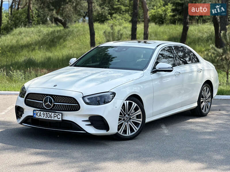 Mercedes-Benz E-Class 2022