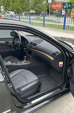 Седан Mercedes-Benz E-Class 2008 в 