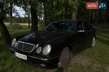 Седан Mercedes-Benz E-Class 2000 в Києві