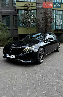 Седан Mercedes-Benz E-Class 2017 в Києві