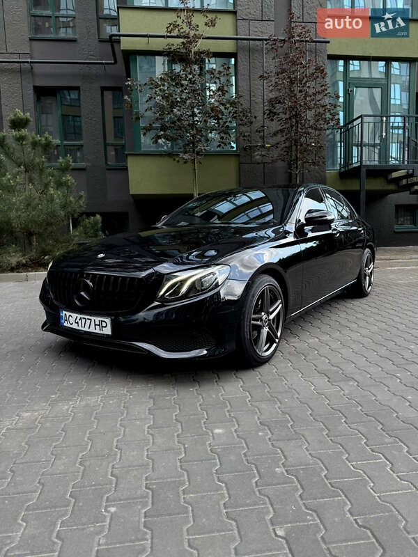 Седан Mercedes-Benz E-Class 2017 в 