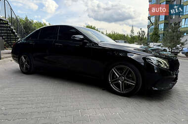 Седан Mercedes-Benz E-Class 2017 в 