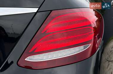 Седан Mercedes-Benz E-Class 2017 в 