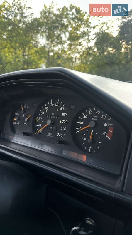 Купе Mercedes-Benz E-Class 1996 в Львове