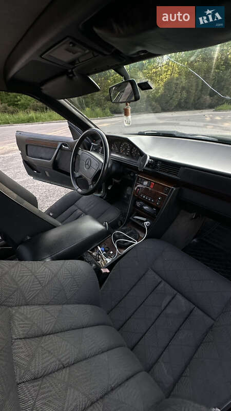 Купе Mercedes-Benz E-Class 1996 в Львове