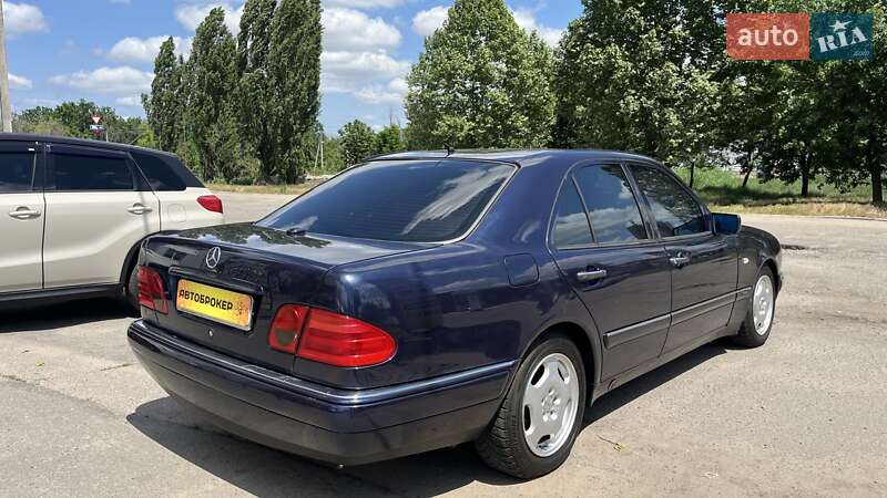 Седан Mercedes-Benz E-Class 1997 в Николаеве