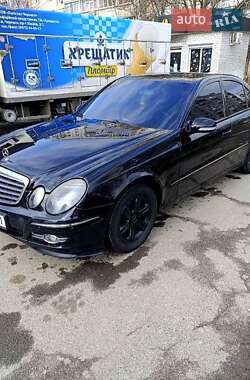 Седан Mercedes-Benz E-Class 2008 в Смілі