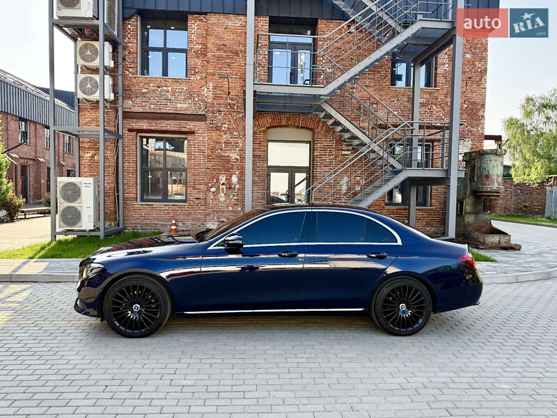 Седан Mercedes-Benz E-Class 2018 в Львове