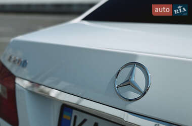 Седан Mercedes-Benz E-Class 2012 в 