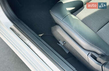 Седан Mercedes-Benz E-Class 2012 в 