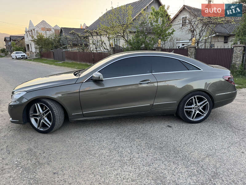 Купе Mercedes-Benz E-Class 2011 в Тересві