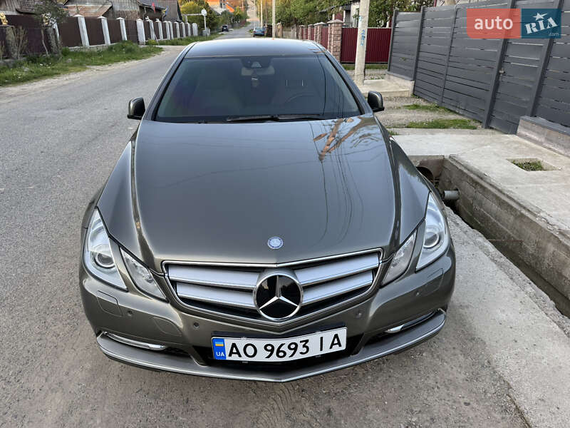 Купе Mercedes-Benz E-Class 2011 в Тересві
