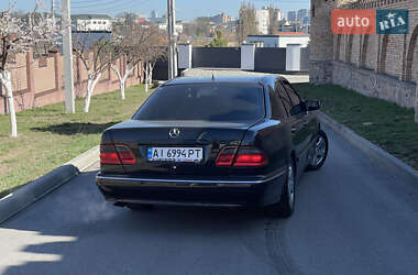 Седан Mercedes-Benz E-Class 2000 в 