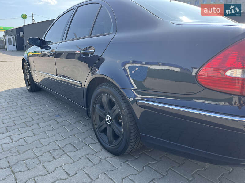 Седан Mercedes-Benz E-Class 2004 в Сокале