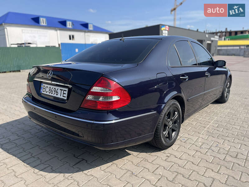Седан Mercedes-Benz E-Class 2004 в Сокале