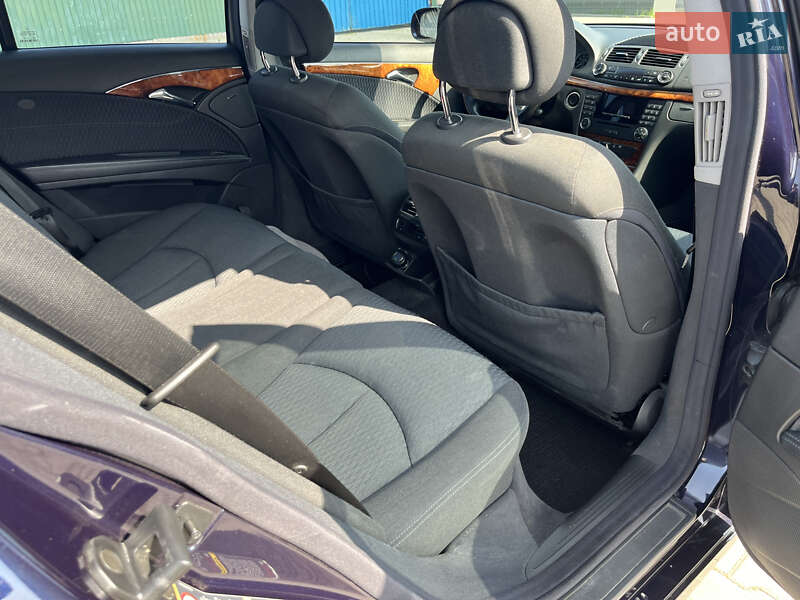 Седан Mercedes-Benz E-Class 2004 в Сокале