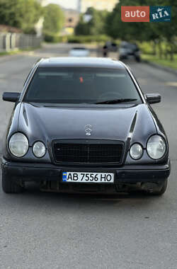 Седан Mercedes-Benz E-Class 1996 в Умані