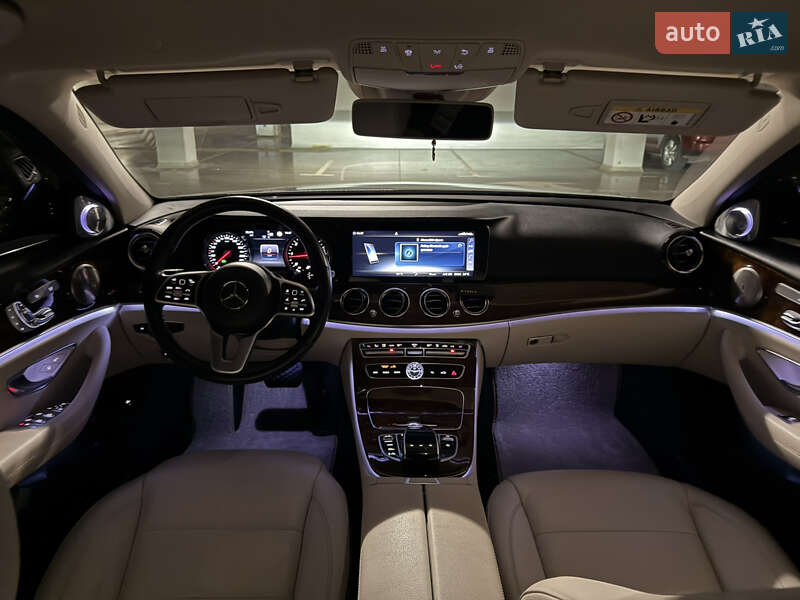Седан Mercedes-Benz E-Class 2018 в Львове