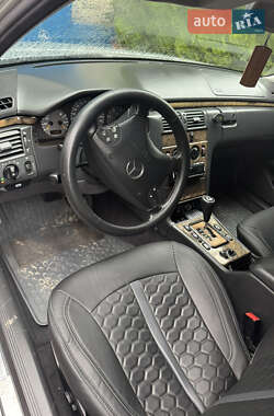 Седан Mercedes-Benz E-Class 2000 в 