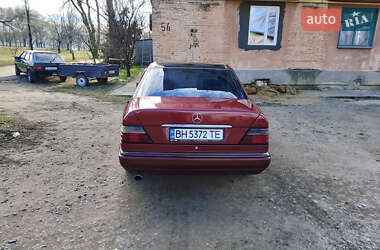 Седан Mercedes-Benz E-Class 1994 в 