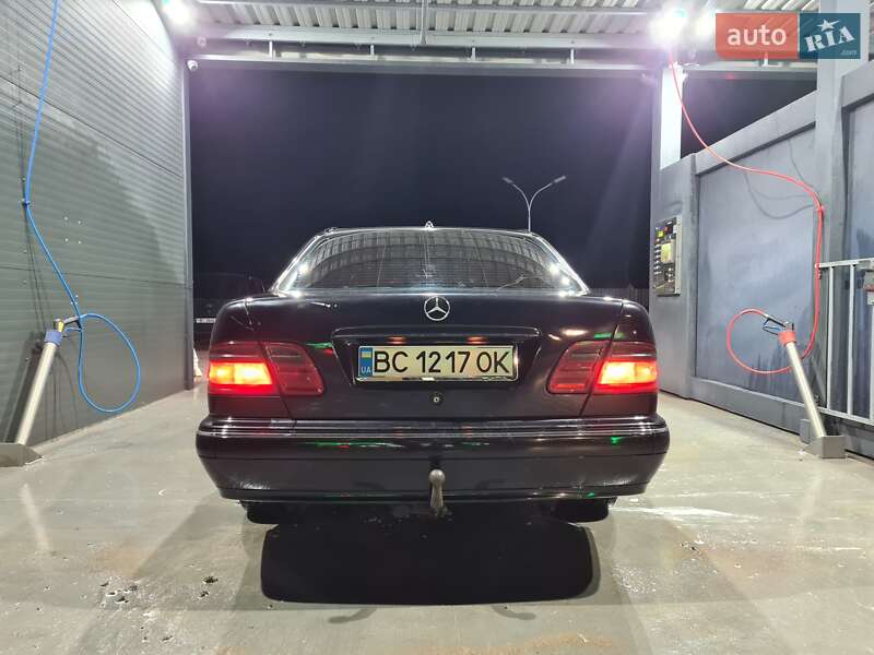 Седан Mercedes-Benz E-Class 2000 в Буске
