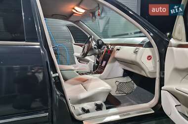 Седан Mercedes-Benz E-Class 2000 в 