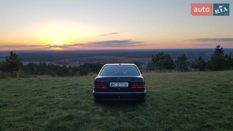 Седан Mercedes-Benz E-Class 2000 в Буске
