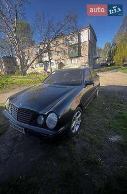 Седан Mercedes-Benz E-Class 2000 в Каменском