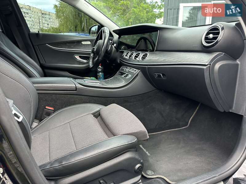 Седан Mercedes-Benz E-Class 2020 в Киеве