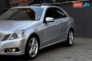 Седан Mercedes-Benz E-Class 2009 в 